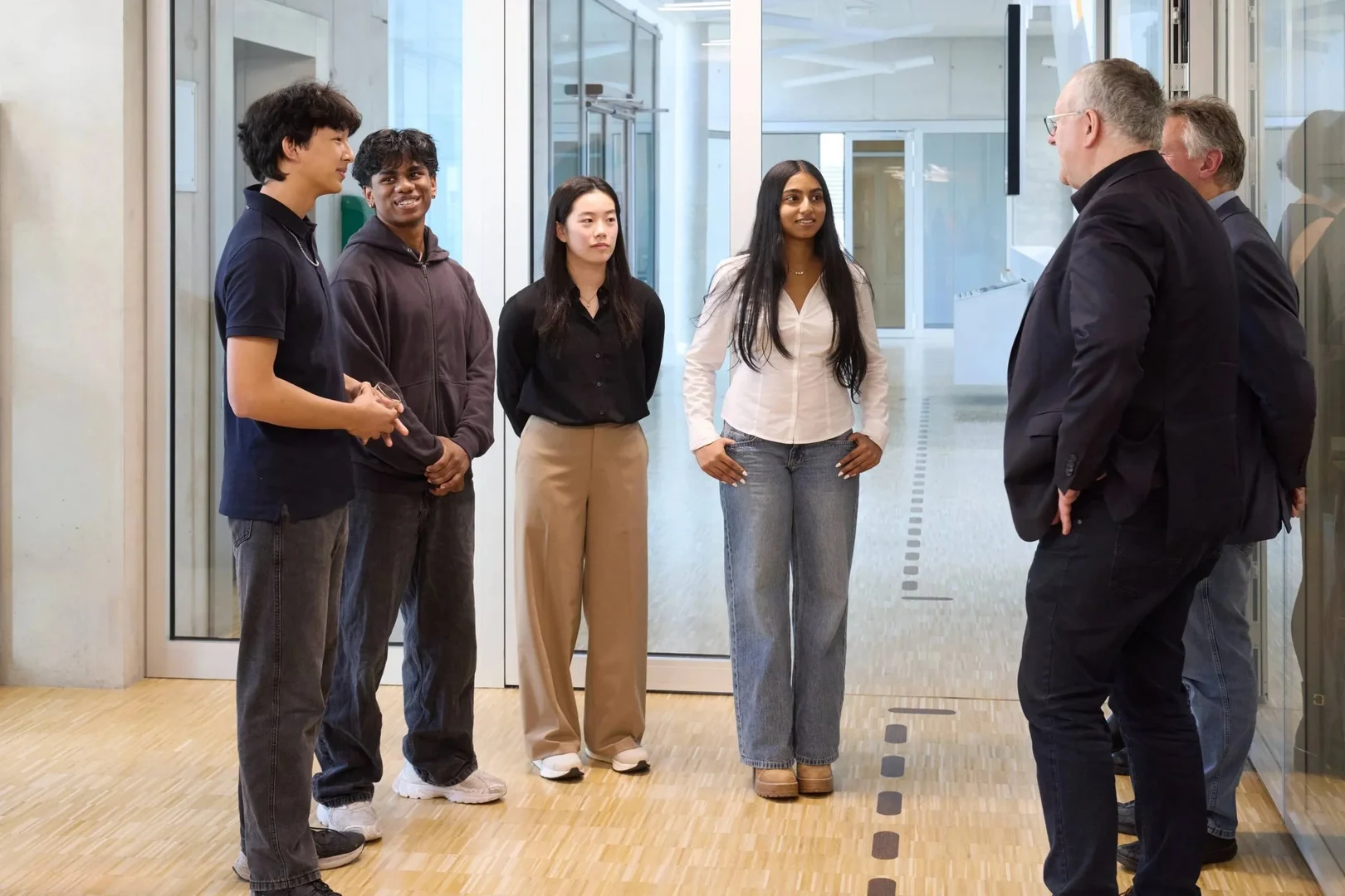 Team Xtreme im Gespräch mit Rektor Prof. Dr. Dr. h.c. Michael Hoch