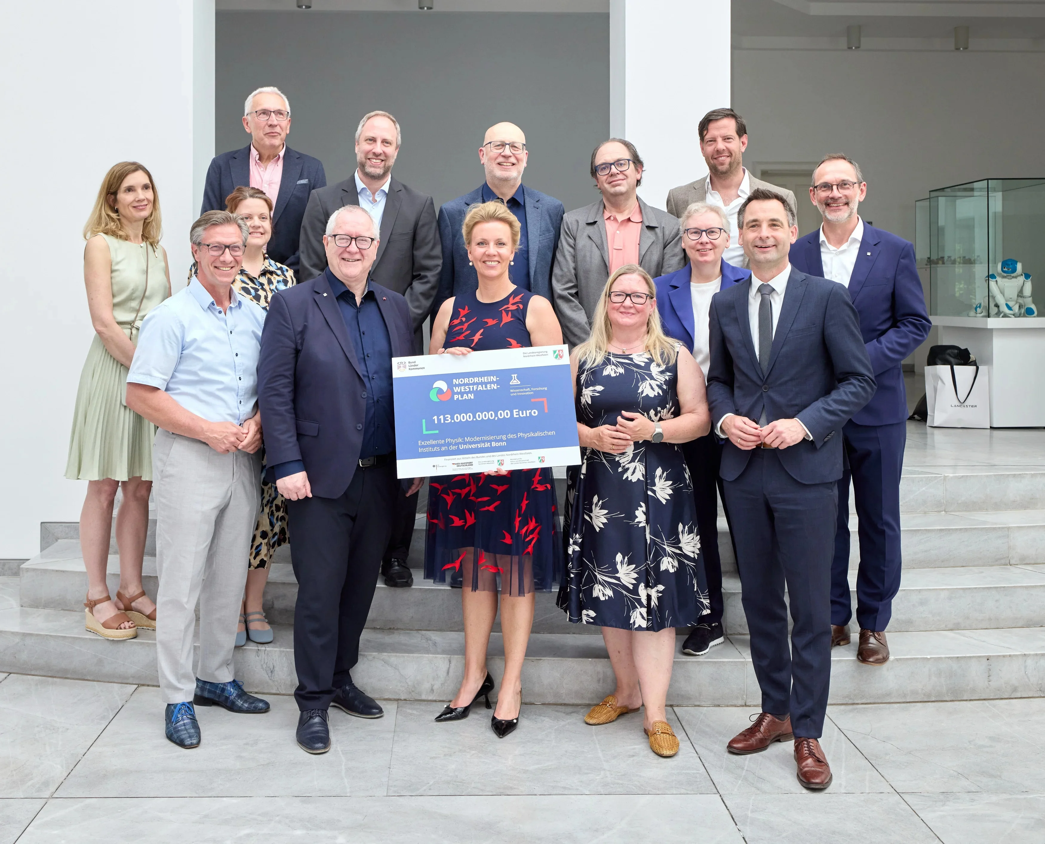 A grant award of 113 million euros was presented at the University of Bonn’s administration office.