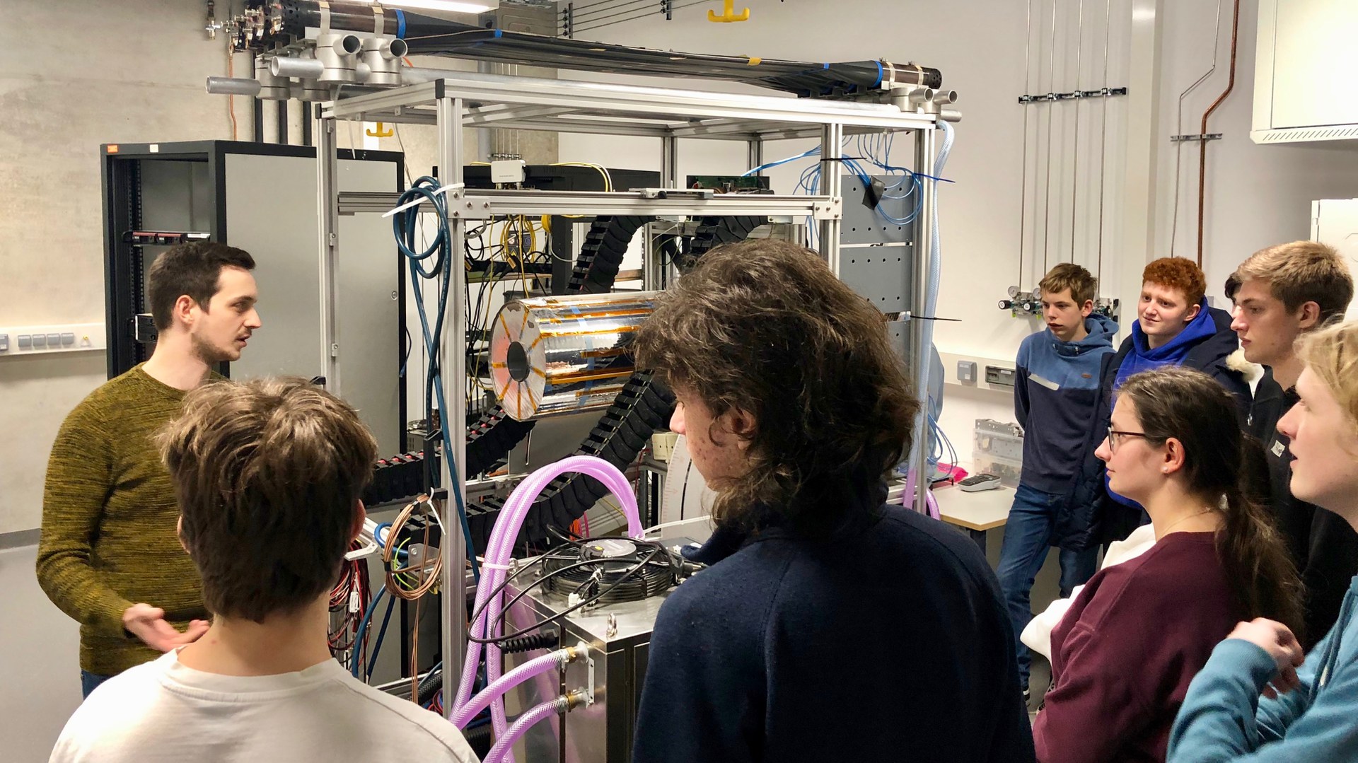 High school students during a lab tour at the  Research and Technology Center for Detector Physics