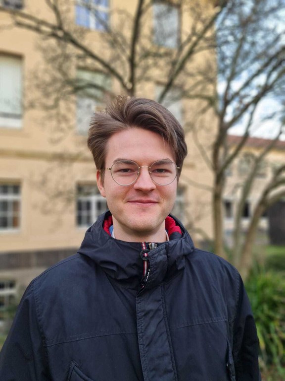 Portrait_Roman_Kramer.jpeg Portrait_Roman_Kramer.jpeg